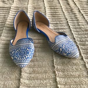 NWOT Blue Tribal-Like Flats. Size 7.5